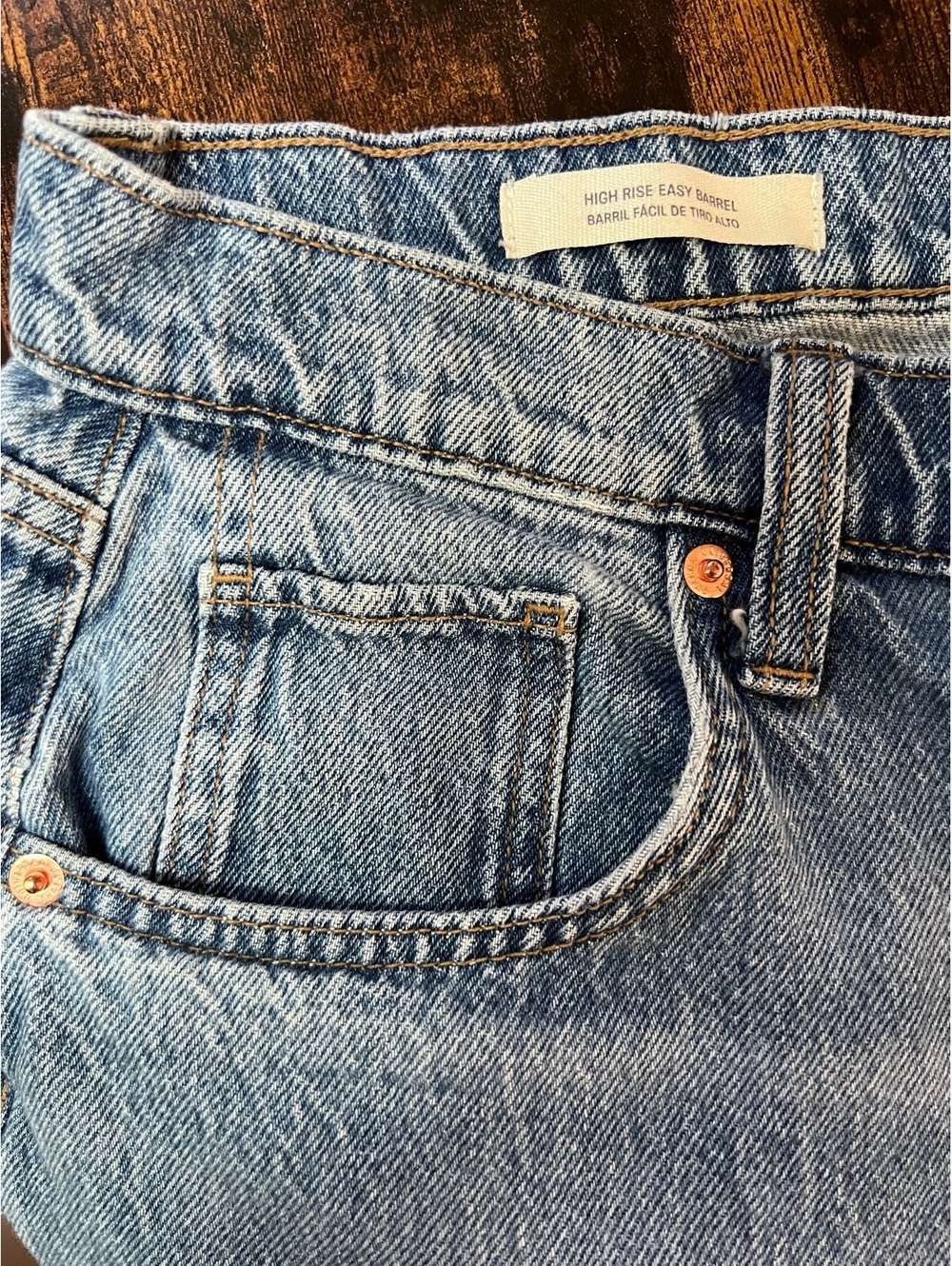 UNIVERSAL THREAD High Rise Easy Barrel Leg Denim Jeans Light Wash Size 10 - Picture 8 of 13